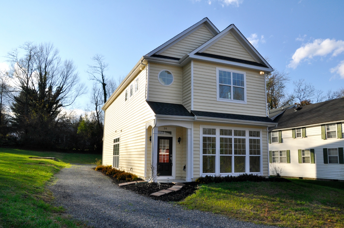 16 Bridge Street, Round Hill, VA 20141
