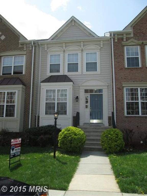 571 Edmonton Ter NE, Leesburg, VA 20176