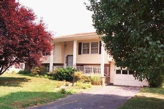 102 Applewood Ct, Hamilton, VA 20158